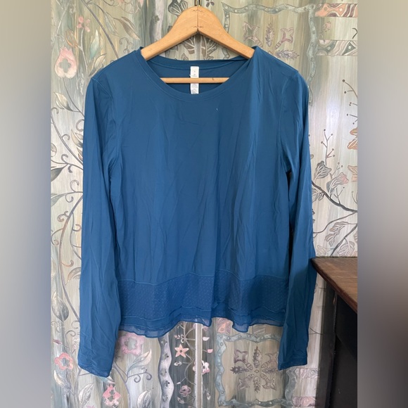 lululemon long sleeve - Picture 1 of 3